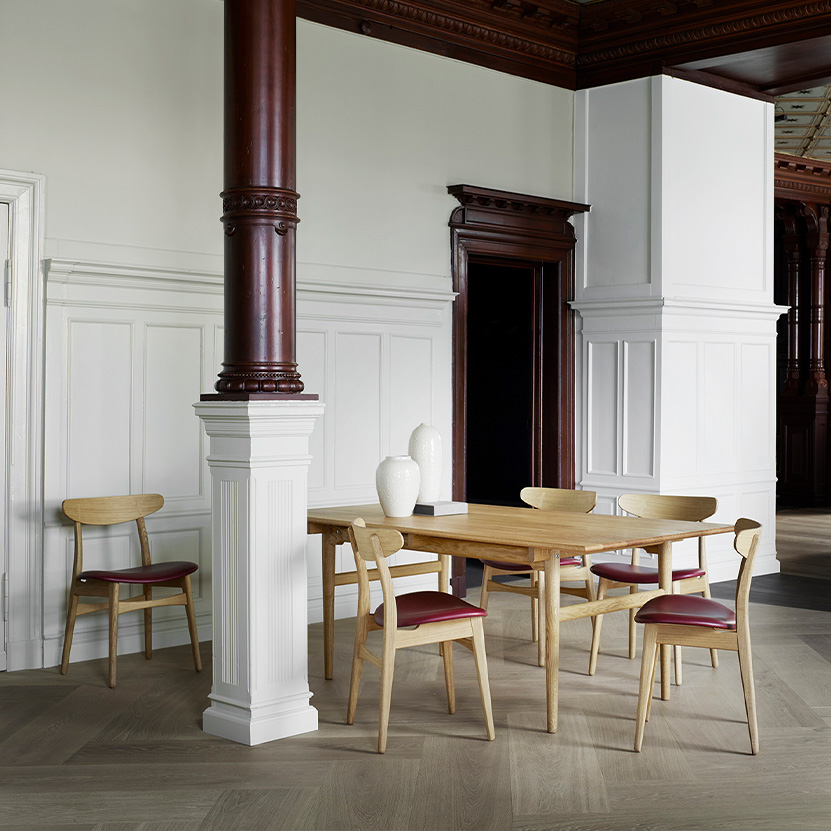 Carl Hansen & Son カールハンセン&サン CH30 アームレスチェア オーク (オイルフィニッシュ) 座:レザー(Thor ) デザイン:ハンス・J・ウェグナー Carl Hansen & Son カールハンセン&サン CH30 アームレスチェア オーク (オイルフィニッシュ) 座:レザー(Thor ) デザイン:ハンス・J・ウェグナー