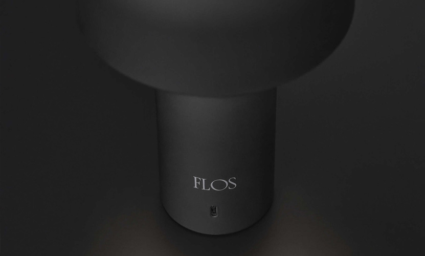 FLOS フロス BELLHOP T ベルホップ T テーブルランプ ポータブル LEDライト カラー：マットブラック デザイン：バーバー・オズガビー