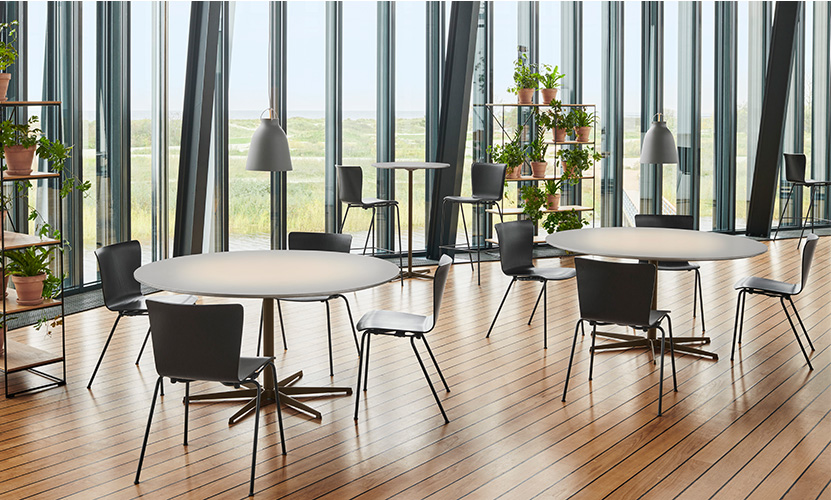 FRITZ HANSEN フリッツ・ハンセン CIRCULAR 円テーブル FRITZ HANSEN フリッツ・ハンセン CIRCULAR 円テーブル