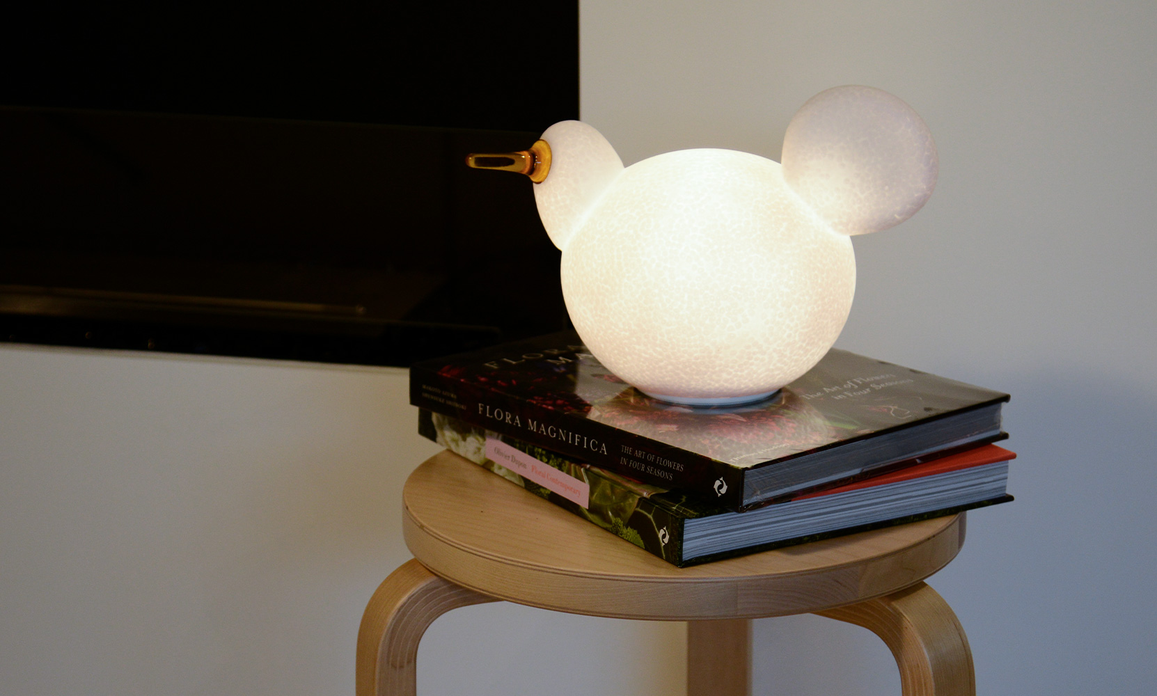 MAGIS マジス Linnut リンナット 充電式 ポータブル LEDランプ デザイン:オイバ・トイッカ MAGIS マジス Linnut リンナット 充電式 ポータブル LEDランプ デザイン:オイバ・トイッカ