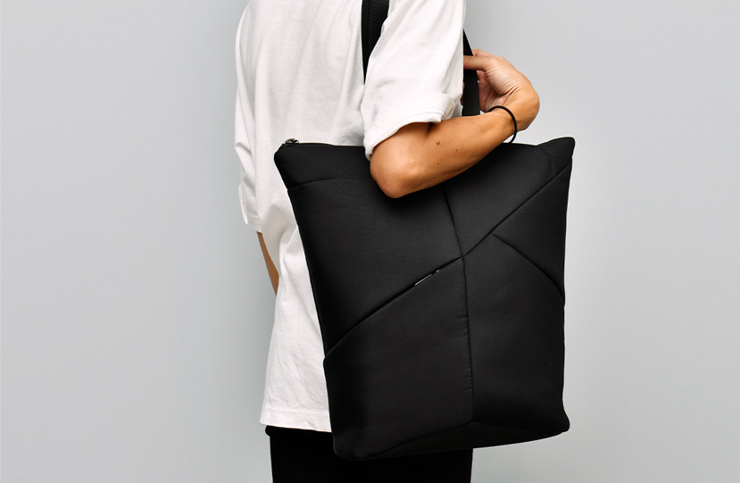MH WAY エムエイチウェイ STONE TOTE ストーン トート トートバッグ MH-012 カラー:ブラック デザイン:ジョイア・ジョヴァンネッラ MH WAY エムエイチウェイ STONE TOTE ストーン トート トートバッグ MH-012 カラー:ブラック デザイン:ジョイア・ジョヴァンネッラ