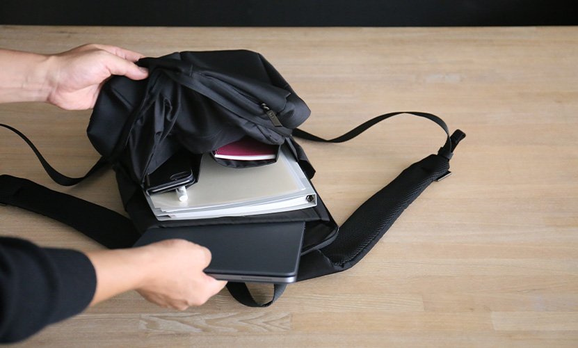 MH WAY エムエイチウェイ STONE BACKPACK ストーン バックパック リュックサック MH-013 カラー:ブラック デザイン:ジョイア・ジョヴァンネッラ MH WAY エムエイチウェイ STONE BACKPACK ストーン バックパック リュックサック MH-013 カラー:ブラック デザイン:ジョイア・ジョヴァンネッラ