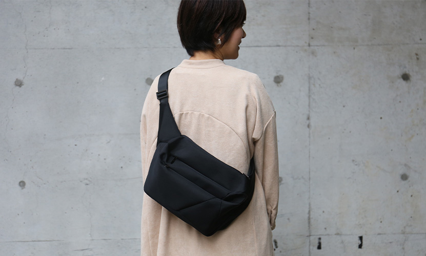 MH WAY エムエイチウェイ STONE SLING ストーン スリング ショルダーバッグ MH-014 カラー:ブラック デザイン:ジョイア・ジョヴァンネッラ MH WAY エムエイチウェイ STONE SLING ストーン スリング ショルダーバッグ MH-014 カラー:ブラック デザイン:ジョイア・ジョヴァンネッラ