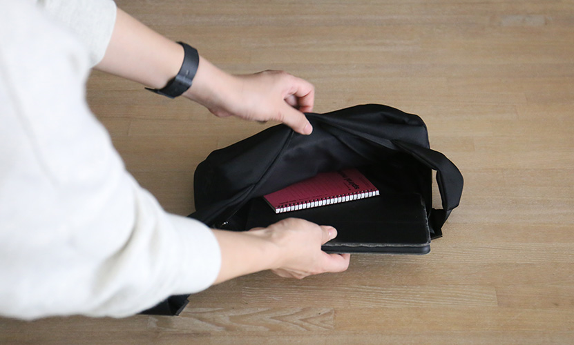 MH WAY エムエイチウェイ STONE TOTE ストーン トート トートバッグ MH-012 カラー:ブラック デザイン:ジョイア・ジョヴァンネッラ MH WAY エムエイチウェイ STONE TOTE ストーン トート トートバッグ MH-012 カラー:ブラック デザイン:ジョイア・ジョヴァンネッラ