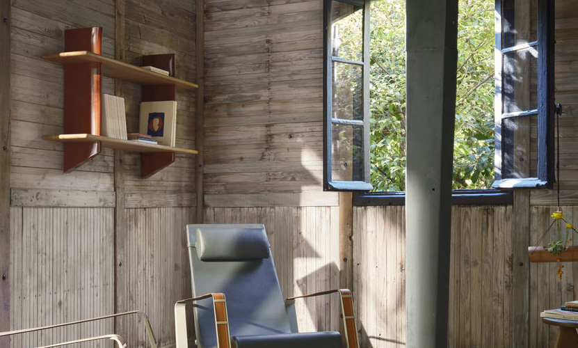 Vitra ヴィトラ Rayonnage Mural レイヨナージュ ミュラル ウォールブラケット シェルフカラー:2色 ベースカラー:4色 デザイン:ジャン・プルーヴェ Vitra ヴィトラ Rayonnage Mural レイヨナージュ ミュラル ウォールブラケット シェルフカラー:2色 ベースカラー:4色 デザイン:ジャン・プルーヴェ