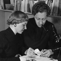 Joergen & Nanna Ditzel （ヨーゲン ＆ ナナ・ディッツェル）