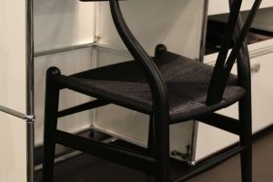 ダイニングチェアとしてだけではないYチェア