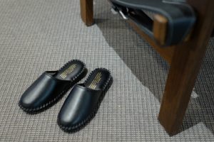 アトラクト ラルゴ  ロングセラー商品 その2「ウィンクルのレザースリッパ」