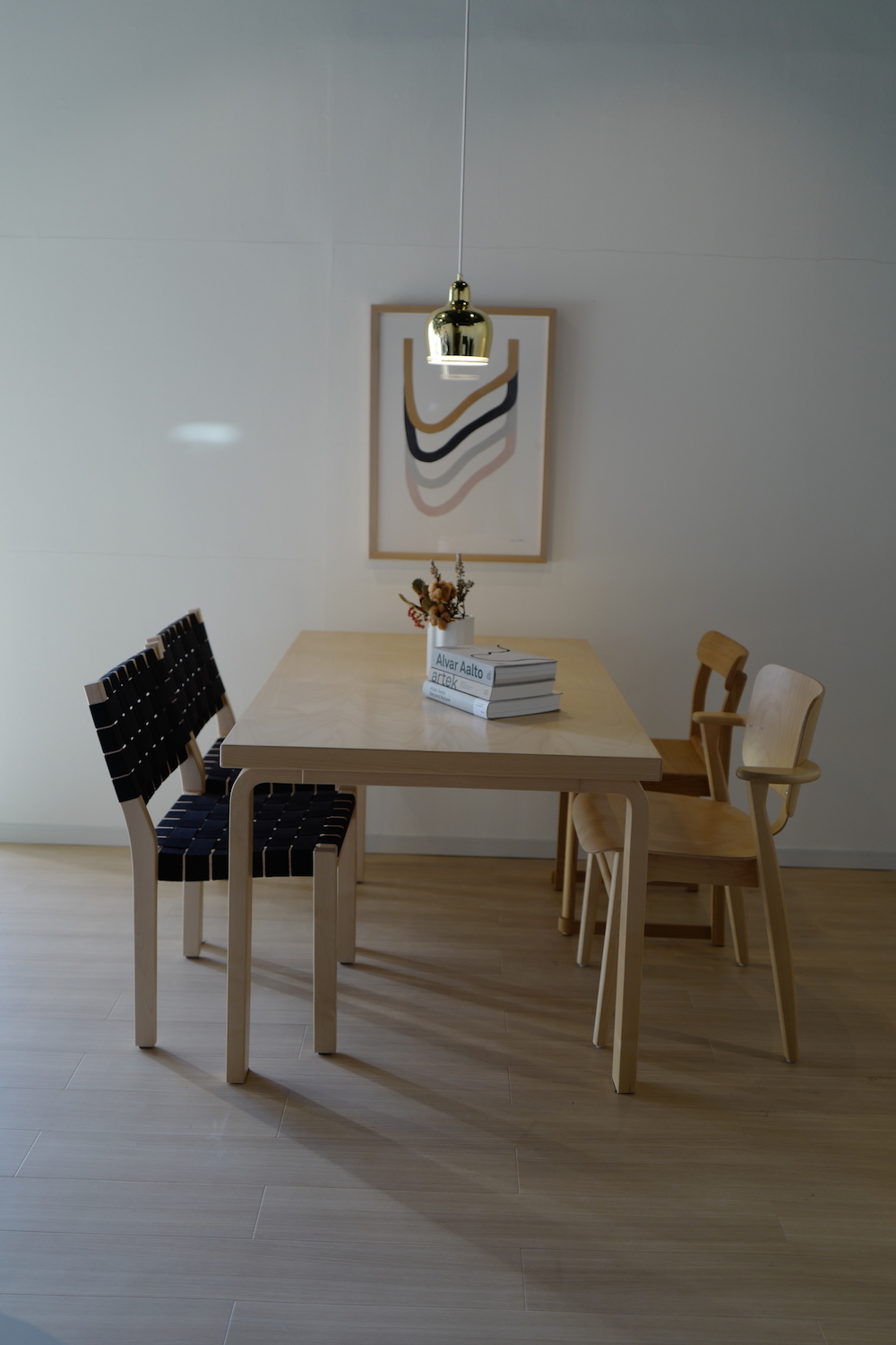 「Universal Wooden Chair -普遍的な木製の椅子」キャンペーン