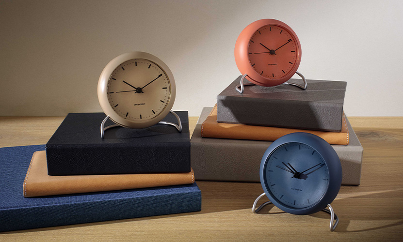 Arne Jacobsen TABLE CLOCK FAIR Arne Jacobsen TABLE CLOCK FAIR