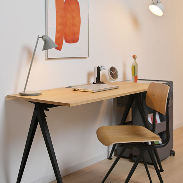 HAY（ヘイ） ピラミッドデスク セットキャンペーン （対象製品のご購入でテーブルクロックをプレゼント）